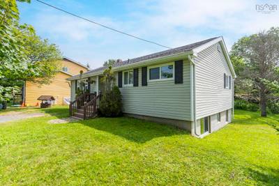 712 Old Sambro Road — photo 2