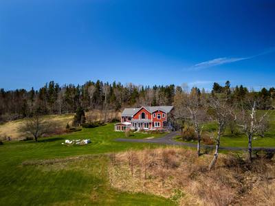 2125 Hillside Boularderie Road — photo 4