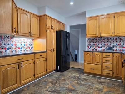 612 Greenfield Road — photo 3