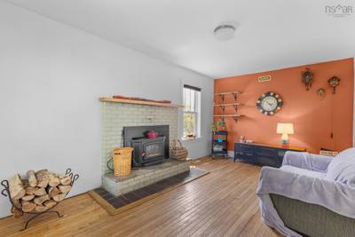 456 Windsor Junction Road — photo 3