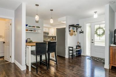 426 Granville Street — photo 6