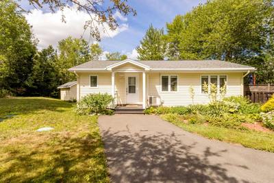 504 Lake Drive — photo 3