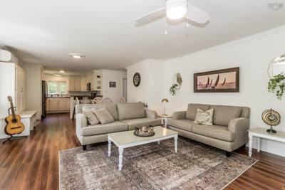 504 Lake Drive — photo 4