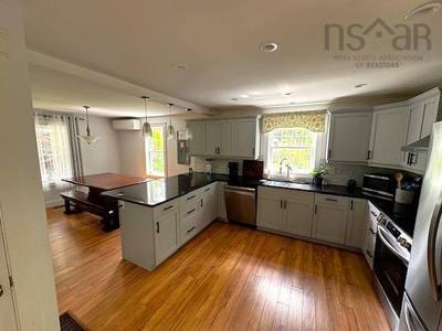1543 King Street — photo 2