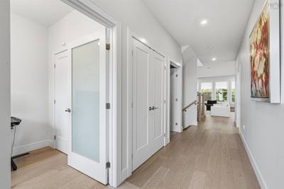 92 Shirley Elliott Court — photo 2
