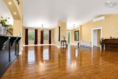 42 Rowan Avenue — photo 4