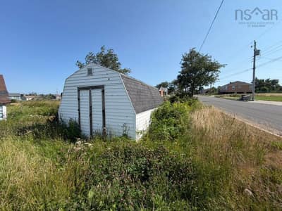 358 Douglas Avenue — photo 3
