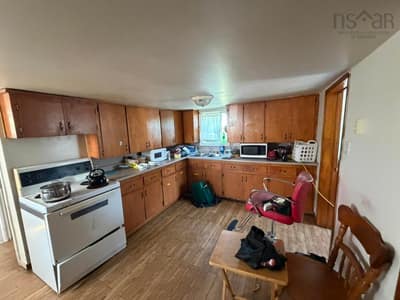 358 Douglas Avenue — photo 4