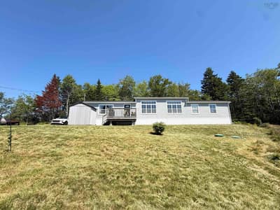 1053 East Uniacke Road — photo 3