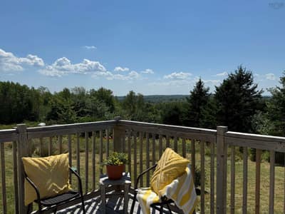 1053 East Uniacke Road — photo 5