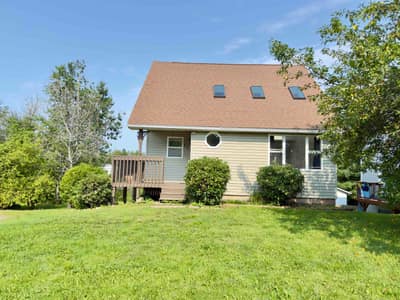 123 Boxwood Crescent — photo 2