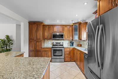 31 Tower Road — photo 3