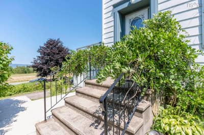 122 Cote Des Neiges Road — photo 3