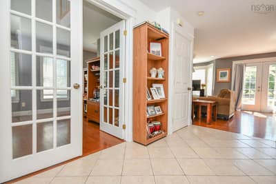 98 Parkside Drive — photo 4