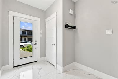 46 Grenoble Court — photo 4