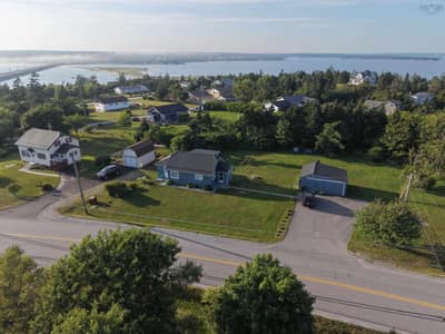 41 Stoney Island Road — photo 3