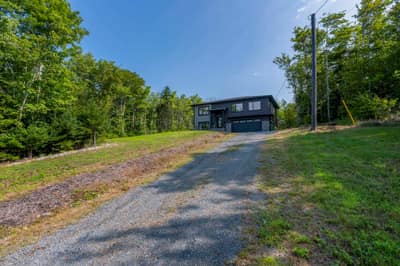 105 Coltsfoot Lane — photo 2