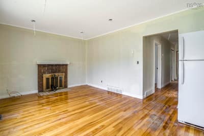 60 Thornhill Drive — photo 3