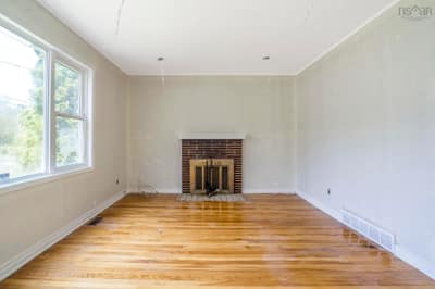 60 Thornhill Drive — photo 4