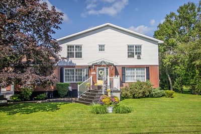 215 Evergreen Drive — photo 2
