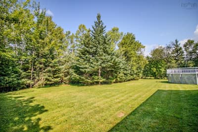 215 Evergreen Drive — photo 8