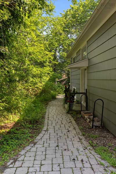 20 Kirk Road — photo 3