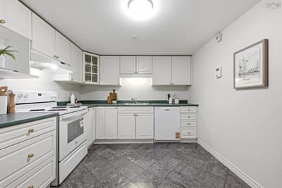 1041 Wellington Street #210 — photo 6
