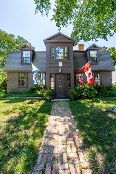 477 St George Street — photo 4