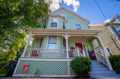 213 Victoria Street — photo 2