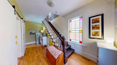 213 Victoria Street — photo 3
