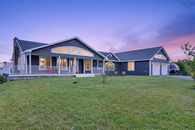 131 Oakfield Drive — photo 3