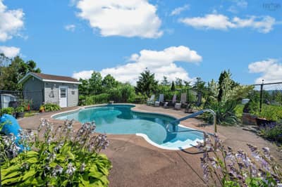 150 Heathview Drive — photo 2