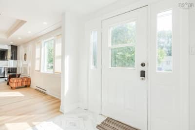 1119 Neily Crescent — photo 4