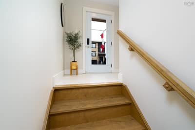 27 Onyx Crescent — photo 4