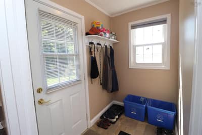244 Glenwood Drive — photo 6