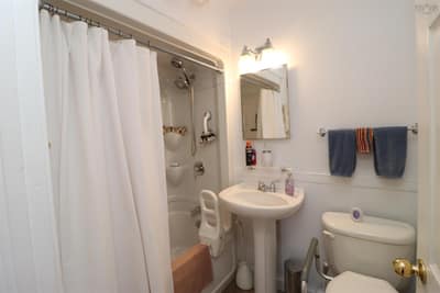 244 Glenwood Drive — photo 7