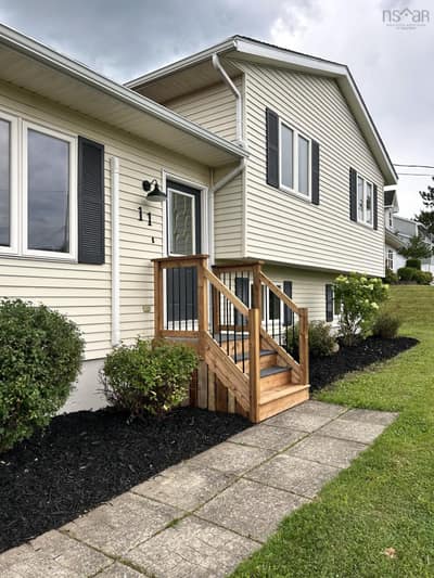 11 Heritage Drive — photo 2