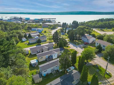 Home in Sandy Point — photo 3