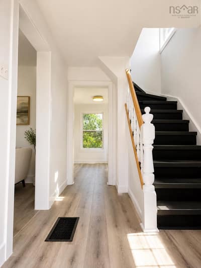42 Richmond Street — photo 3