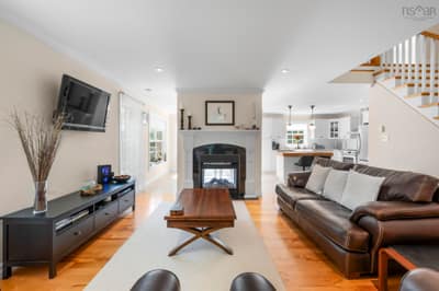 95 Hurshman Drive — photo 3