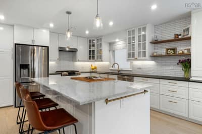 1162 Waterloo Street — photo 3
