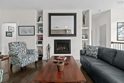 556 Duart Avenue — photo 4