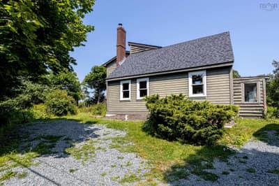 135 Village Road — photo 2