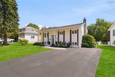 18 P Thomas Drive — photo 2