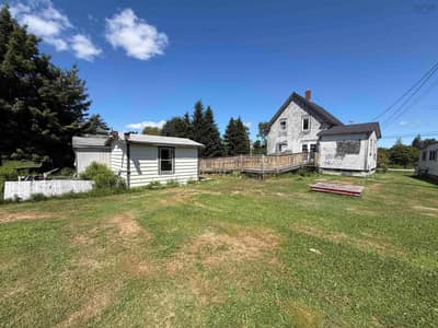 108+110 Kingsburg Road — photo 5