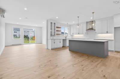 48 Brianna Drive — photo 2