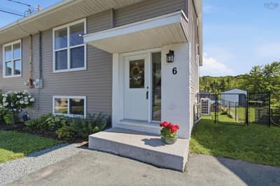 6 Newberry Court — photo 3