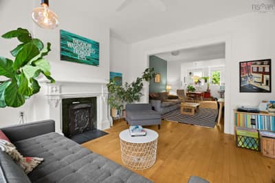 15 Dahlia Street — photo 5