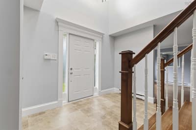 207 Cresthaven Drive — photo 3