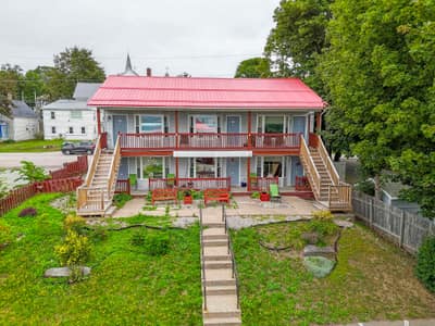 111 Montague Row — photo 3